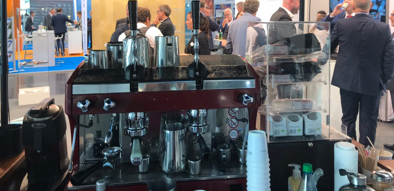 FIRMENFEIERN : Weihnachtsfeier, Jubiläum oder Teamtag – wir sorgen für die perfekte Kaffeeversorgung FIRMENFEIERN